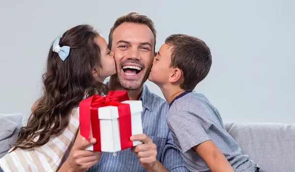 presentes para os pais, ideia de presente para o dia dos pais, dia dos pais, Shopee, compras online, ideias de presentes, ferramentas, relógio inteligente, kit de churrasco, fones de ouvido, livros